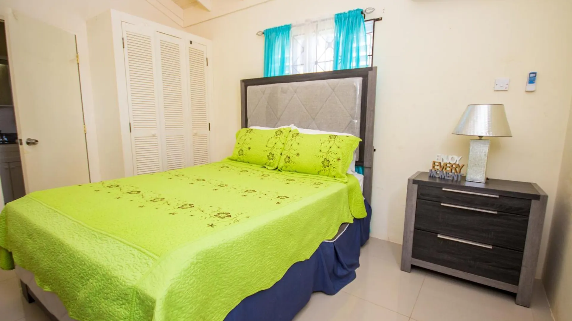 Drax Hall 2 Bed Villa Getaway 24Hrs Security 0*, Saint Annʼs Bay جامايكا