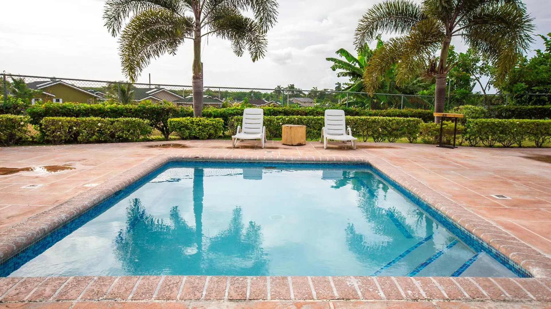 Drax Hall 2 Bed Villa Getaway 24Hrs Security Saint Annʼs Bay